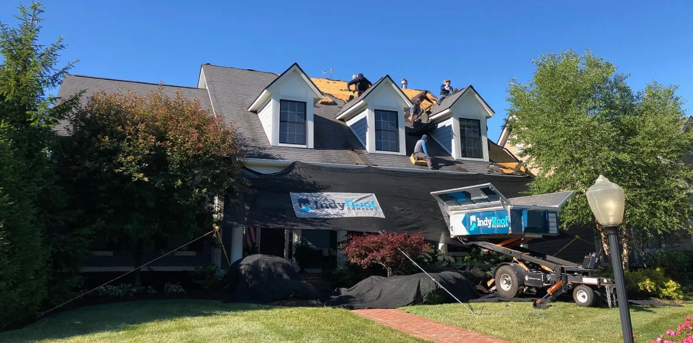 Tarping and dry-in on a Salamonia commercial roof